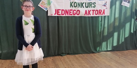 Powiększ grafikę: 17-miedzyszkolny-konkurs-jednego-aktora-615682.jpg