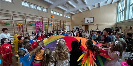 Powiększ grafikę: bal-karnawalowy-676173.jpg