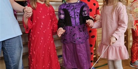 Powiększ grafikę: bal-karnawalowy-676179.jpg