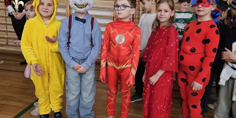 Powiększ grafikę: bal-karnawalowy-676182.jpg