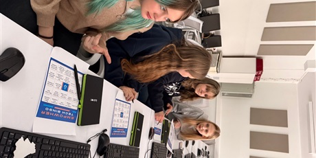 Powiększ grafikę: empowher-676185.jpg