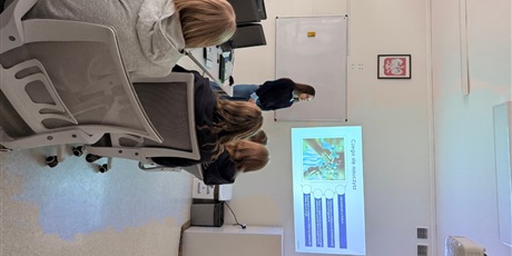 Powiększ grafikę: empowher-676188.jpg