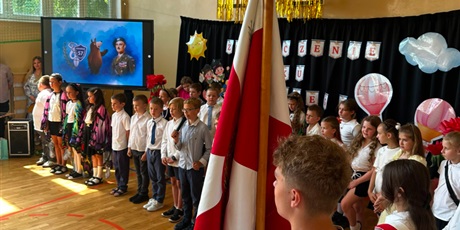 Powiększ grafikę: fotorelacja-z-zakonczenia-roku-klas-0-3-709138.jpg