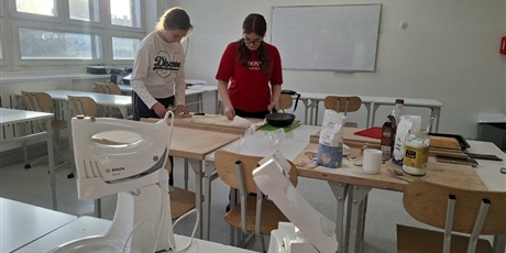 Powiększ grafikę: kilka-kadrow-z-naszych-piatkowych-dni-otwartych-678670.jpg