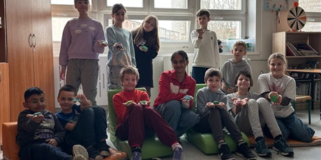 Powiększ grafikę: lekcja-biologii-w-6a-681215.jpg