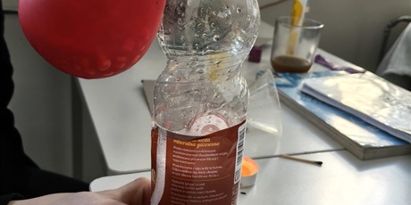 Powiększ grafikę: lekcje-chemii-690063.jpg