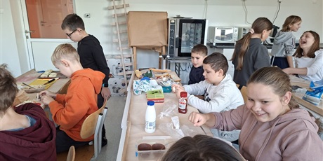 Powiększ grafikę: lekcje-techniki-w-klasie-va-zajecia-praktyczne-kulinarne-649357.jpg