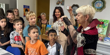 Powiększ grafikę: miedzynarodowy-dzien-kropki-638342.jpg