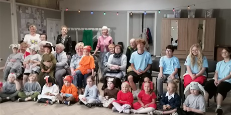 Powiększ grafikę: niespodzianka-dla-seniorow-z-domu-dziennego-pobytu-senior-wigor-705617.jpg