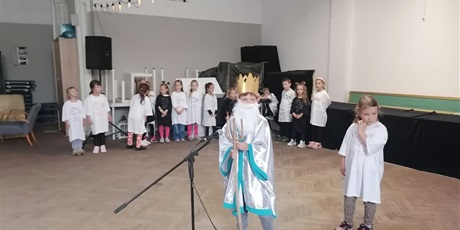 Powiększ grafikę: odwiedziny-u-pensjonariuszy-domu-seniora-wigor-623069.jpg