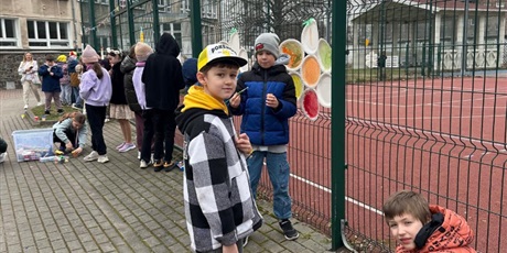 Powiększ grafikę: pani-wiosna-686176.jpg