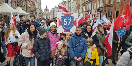 Powiększ grafikę: parada-niepodleglosci-654844.jpg