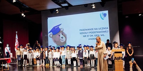 Powiększ grafikę: pasowanie-na-ucznia-475242.jpg