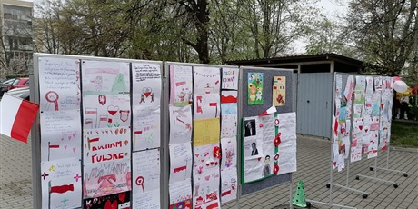 Powiększ grafikę: pochod-witaj-majowa-jutrzenko-612154.jpg