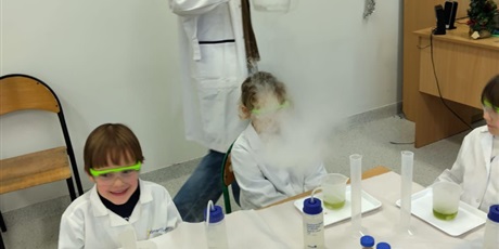 Powiększ grafikę: podroz-do-swiata-nauki-667793.jpg