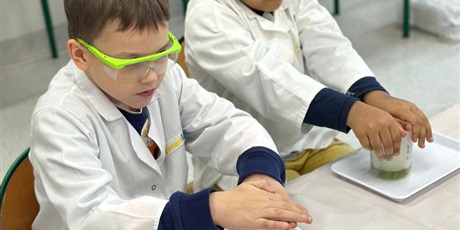 Powiększ grafikę: podroz-do-swiata-nauki-667795.jpg