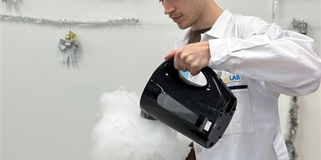 Powiększ grafikę: podroz-do-swiata-nauki-667799.jpg