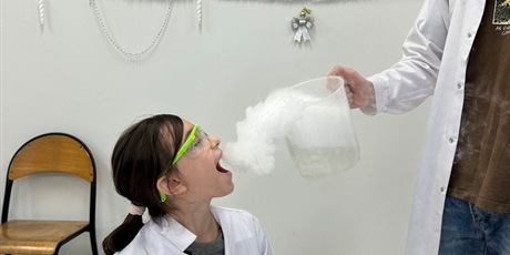 Powiększ grafikę: podroz-do-swiata-nauki-667800.jpg