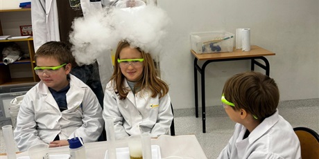 Powiększ grafikę: podroz-do-swiata-nauki-667803.jpg