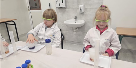 Powiększ grafikę: podroz-do-swiata-nauki-667805.jpg