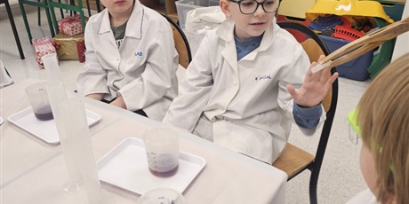 Powiększ grafikę: podroz-do-swiata-nauki-667807.jpg