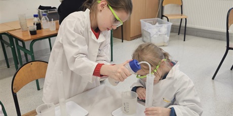 Powiększ grafikę: podroz-do-swiata-nauki-667808.jpg