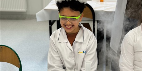 Powiększ grafikę: podroz-do-swiata-nauki-667809.jpg