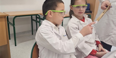 Powiększ grafikę: podroz-do-swiata-nauki-667814.jpg