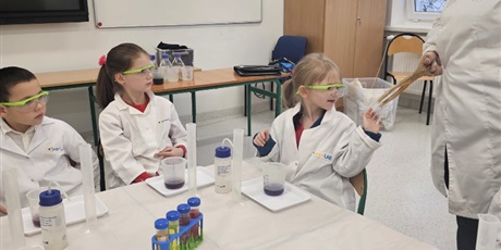 Powiększ grafikę: podroz-do-swiata-nauki-667819.jpg