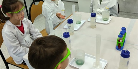 Powiększ grafikę: podroz-do-swiata-nauki-667828.jpg