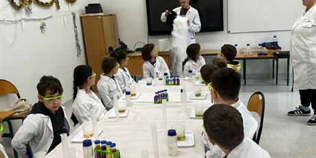 Powiększ grafikę: podroz-do-swiata-nauki-667832.jpg