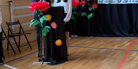 Powiększ grafikę: pozegnanie-klas-osmych-631487.jpg