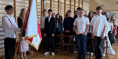 Powiększ grafikę: pozegnanie-klas-osmych-631491.jpg