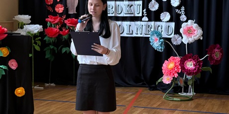 Powiększ grafikę: pozegnanie-klas-osmych-631498.jpg
