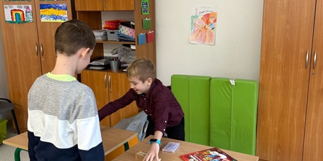 Powiększ grafikę: przedstawienia-wedlug-wlasnych-pomyslow-klasa-druga-610533.jpg
