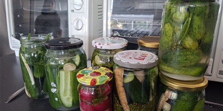 Przetwory z sezonowych owoców i warzyw