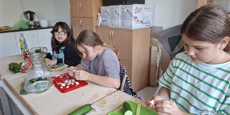 Powiększ grafikę: przetwory-z-sezonowych-owocow-i-warzyw-648258.jpg