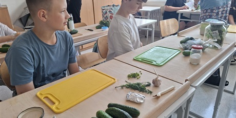 Powiększ grafikę: przetwory-z-sezonowych-owocow-i-warzyw-648259.jpg