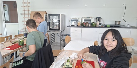 Powiększ grafikę: przetwory-z-sezonowych-owocow-i-warzyw-648262.jpg