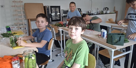 Powiększ grafikę: przetwory-z-sezonowych-owocow-i-warzyw-648278.jpg