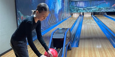 Powiększ grafikę: wyjscie-na-kregle-656505.jpg