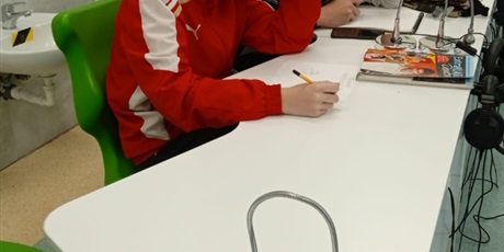 Powiększ grafikę: wymiana-kartek-667839.jpg