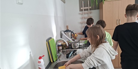 Powiększ grafikę: zajecia-kulinarne-654052.jpg