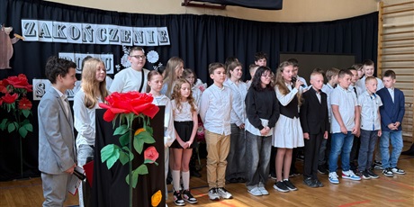 Powiększ grafikę: zakonczenie-roku-szkolnego-klas-4-7-631562.jpg