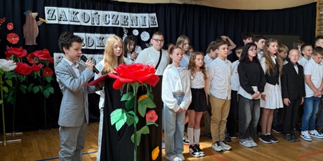 Powiększ grafikę: zakonczenie-roku-szkolnego-klas-4-7-631565.jpg