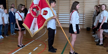 Powiększ grafikę: zakonczenie-roku-szkolnego-klas-4-7-631566.jpg
