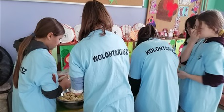 Powiększ grafikę: zdrowi-byc-chcemy-soki-pijemy-660353.jpg