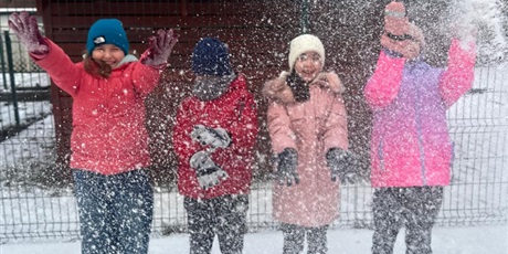 Powiększ grafikę: zimowe-zabawy-669408.jpg