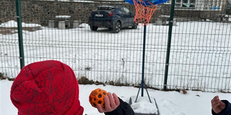 Powiększ grafikę: zimowe-zabawy-669409.jpg