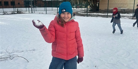 Powiększ grafikę: zimowe-zabawy-669411.jpg